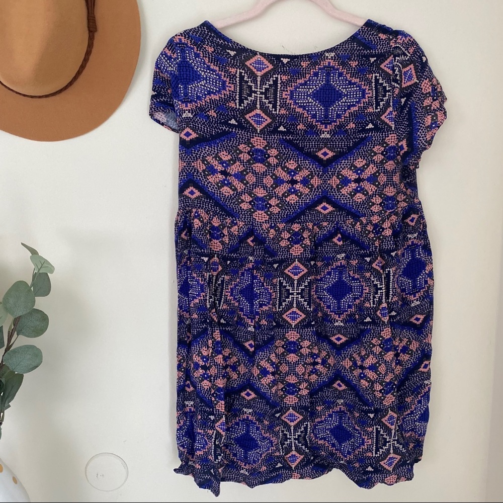 Geometric Pattern Tunic Top - Picture 2 of 4